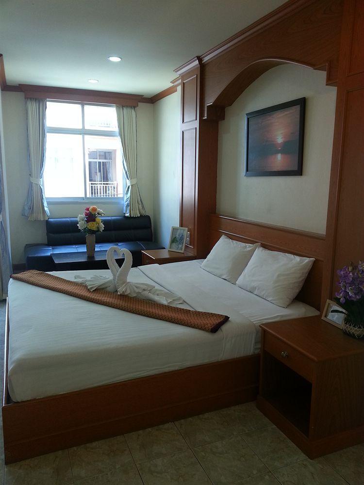 Oyo 739 Presley Guesthouse Phuket Patong Екстериор снимка