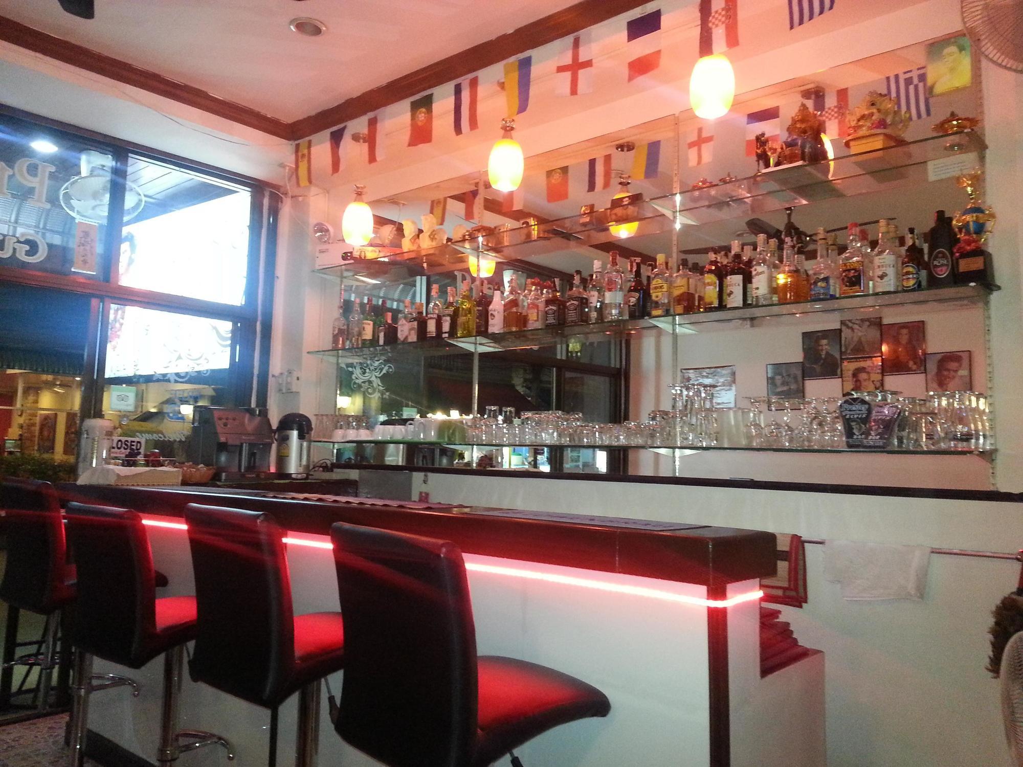 Oyo 739 Presley Guesthouse Phuket Patong Екстериор снимка