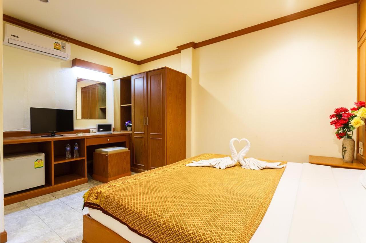 Oyo 739 Presley Guesthouse Phuket Patong Екстериор снимка