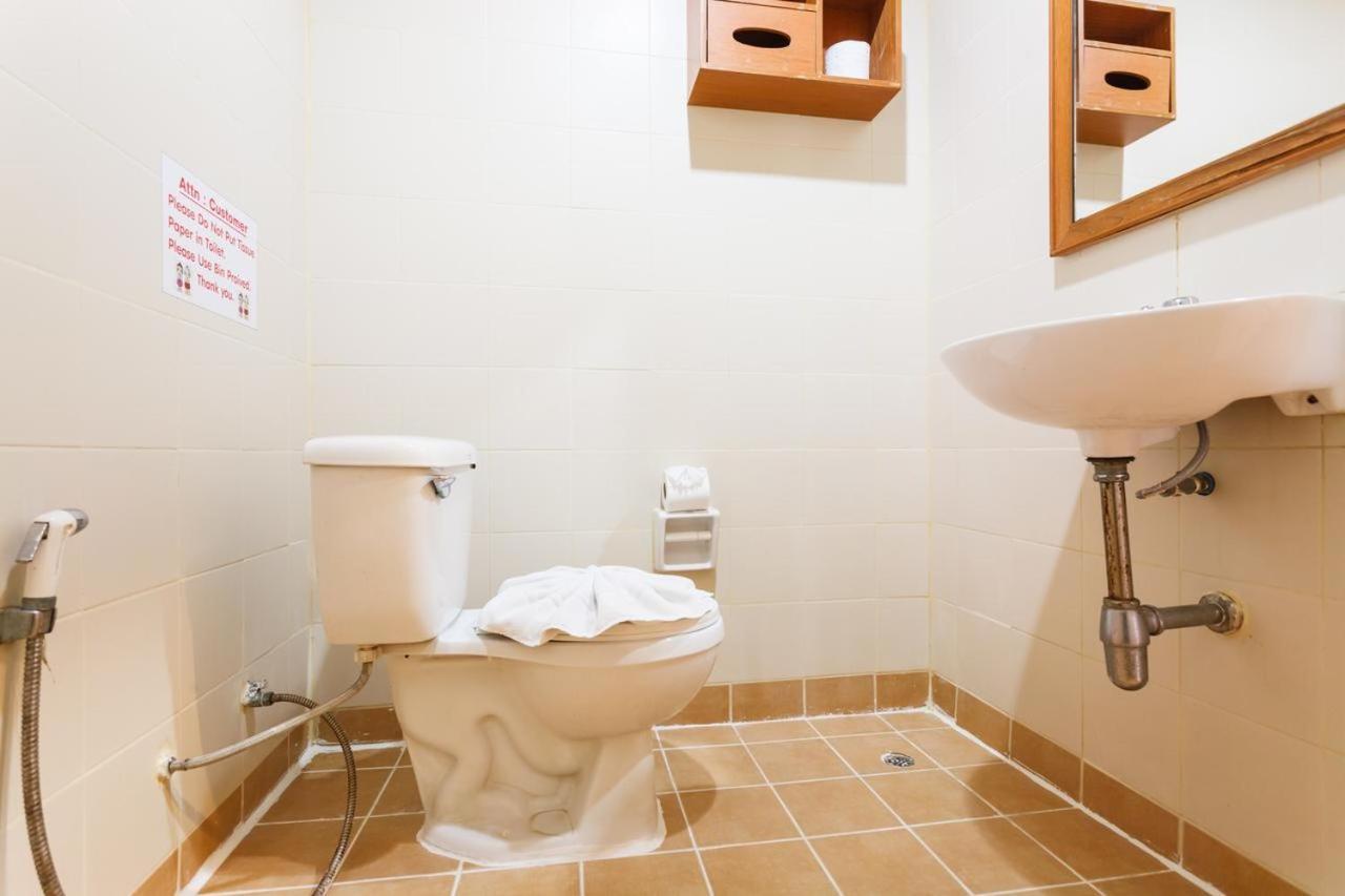 Oyo 739 Presley Guesthouse Phuket Patong Екстериор снимка